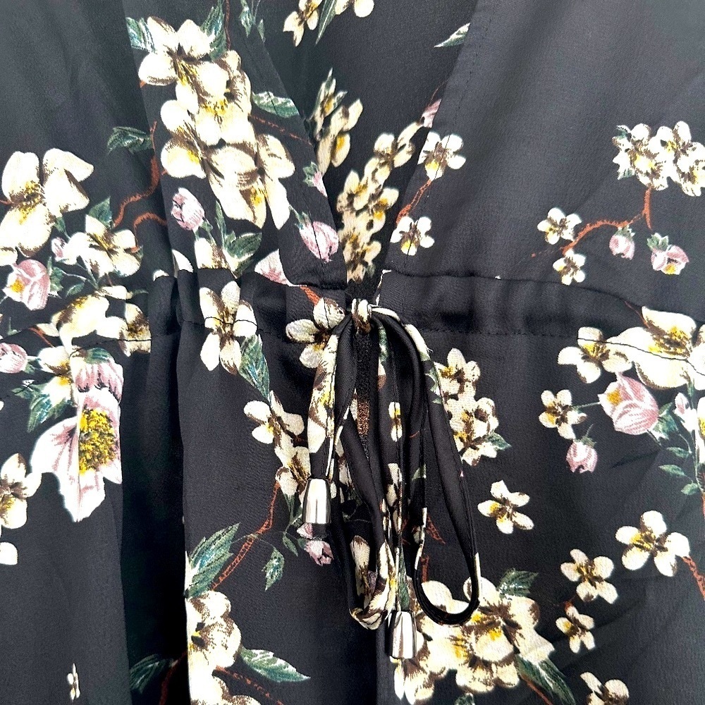 R.-YA Kimono-style Long Sleeve Duster. Gorgeous White Floral Print on Black. OS. - Picture 3 of 7